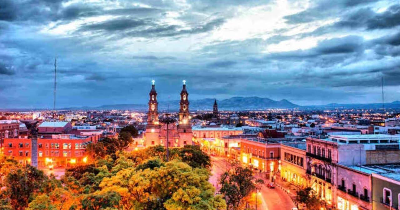 En El Centro 3 Hermoso Loft Familiar Ac Wifi 300 Mbps Aguascalientes Eksteriør billede